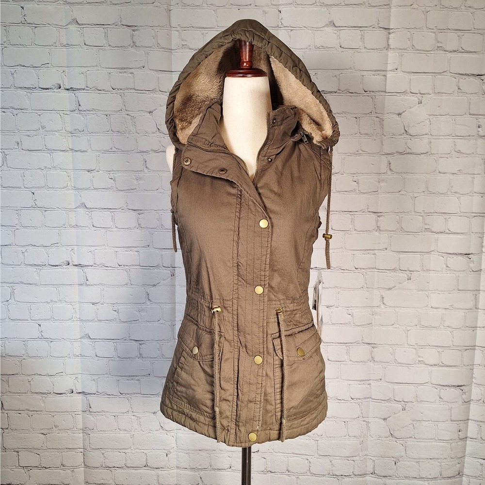 NWT $60 YMI Fleece Lined Hooded Vest, Olive Green & Tan, Small